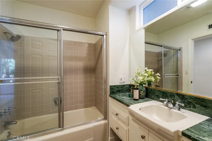 430 Devonwood Road, Altadena, California 91001