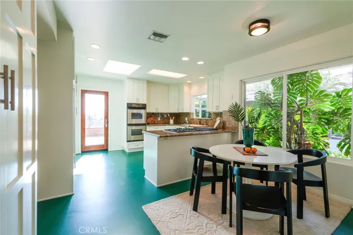 430 Devonwood Road, Altadena, California 91001