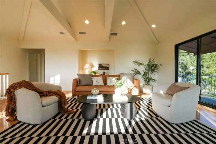 430 Devonwood Road, Altadena, California 91001