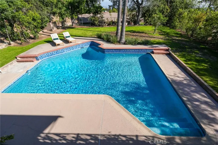 430 Devonwood Road, Altadena, California 91001