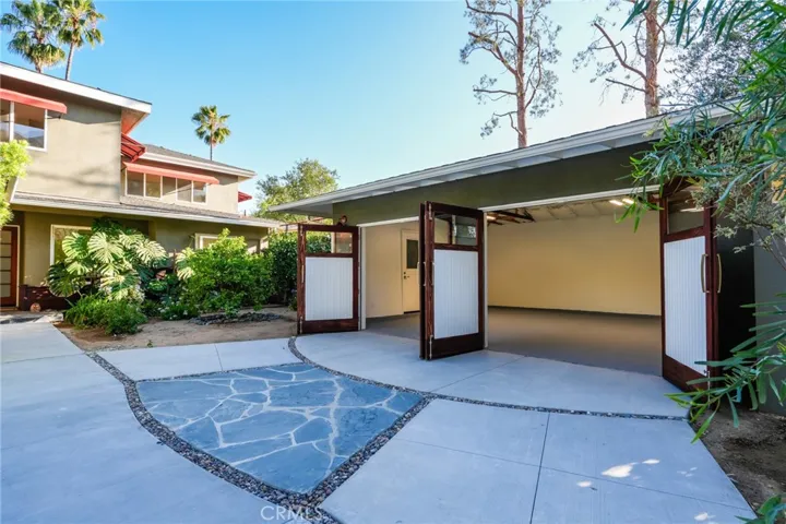 430 Devonwood Road, Altadena, California 91001
