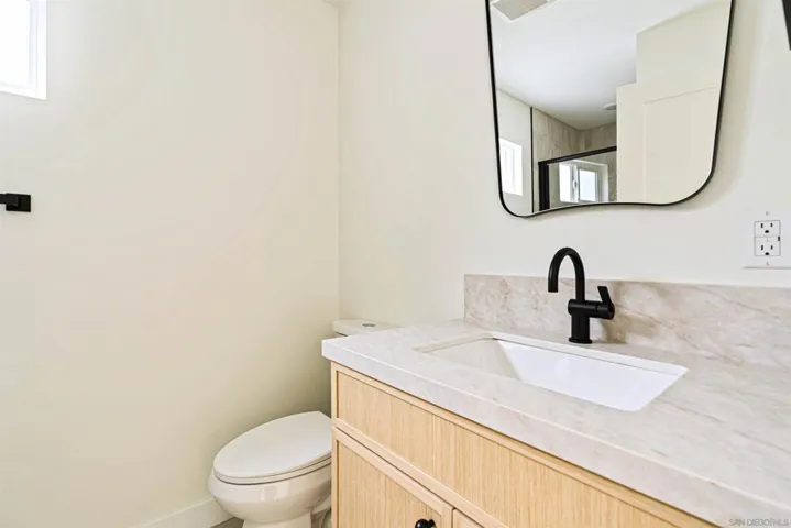 1953 Emerald St, San Diego, California 92109