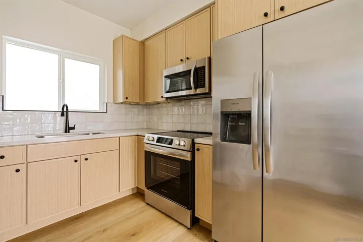 1953 Emerald St, San Diego, California 92109