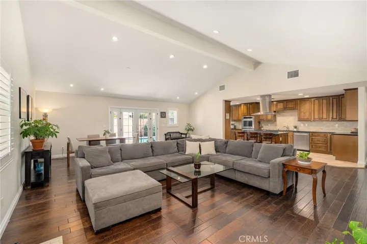 2784 Vuelta Grande, Long Beach, California 90815