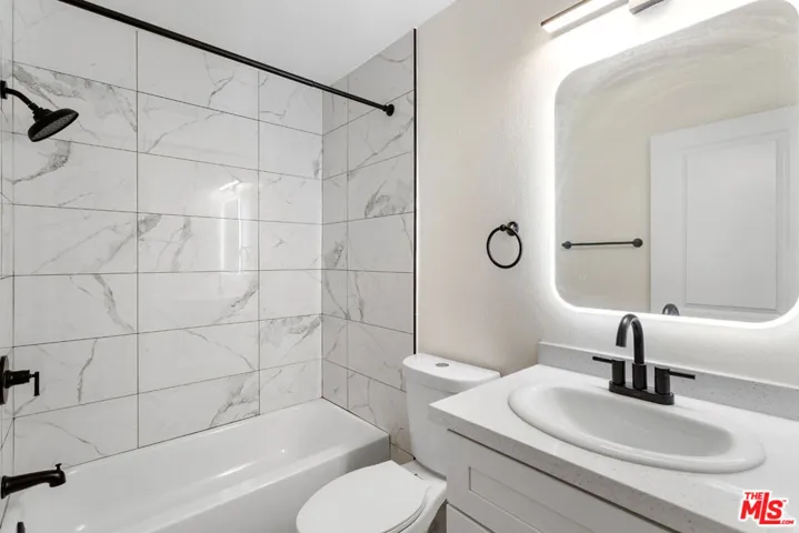 535 W 4th Street 110, Long Beach, California 90802