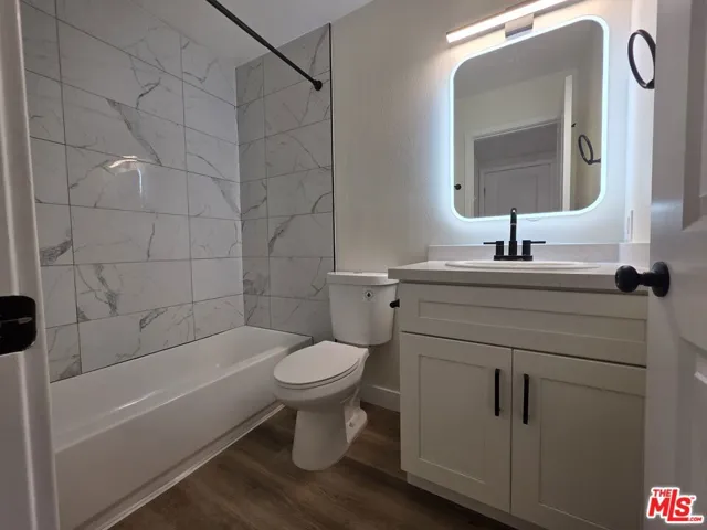 535 W 4th Street 110, Long Beach, California 90802