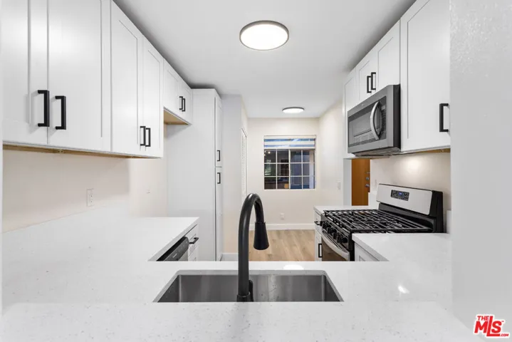 535 W 4th Street 110, Long Beach, California 90802