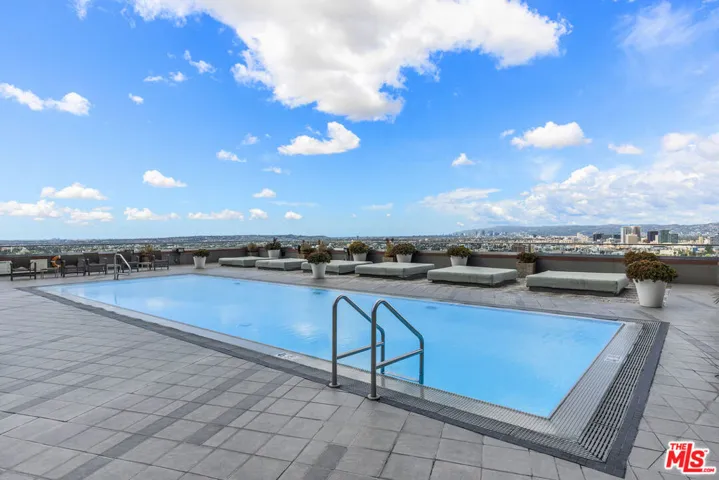 1100 Wilshire Boulevard 2911, Los Angeles, California 90017