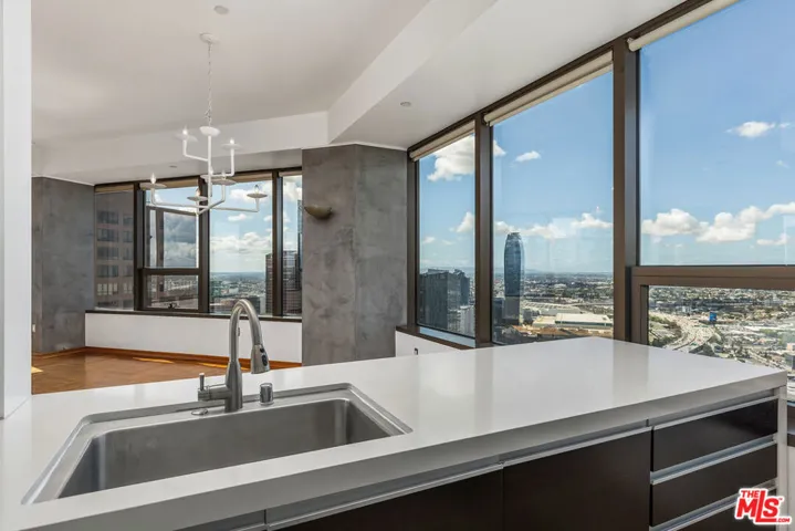 1100 Wilshire Boulevard 2911, Los Angeles, California 90017