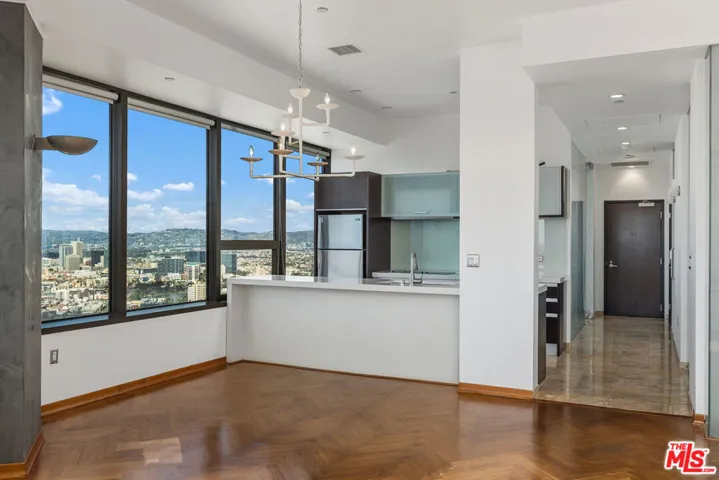 1100 Wilshire Boulevard 2911, Los Angeles, California 90017