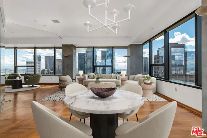 1100 Wilshire Boulevard 2911, Los Angeles, California 90017