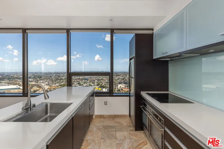 1100 Wilshire Boulevard 2911, Los Angeles, California 90017