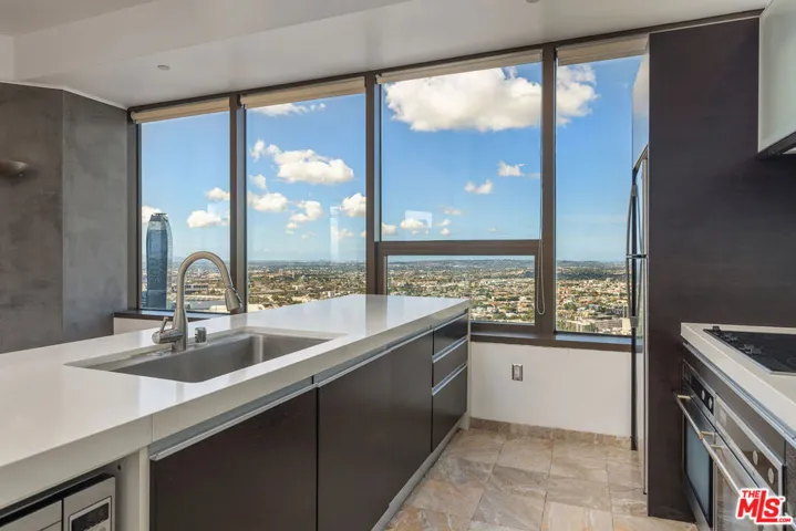 1100 Wilshire Boulevard 2911, Los Angeles, California 90017