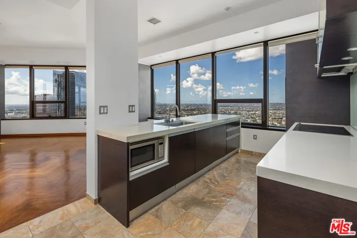 1100 Wilshire Boulevard 2911, Los Angeles, California 90017