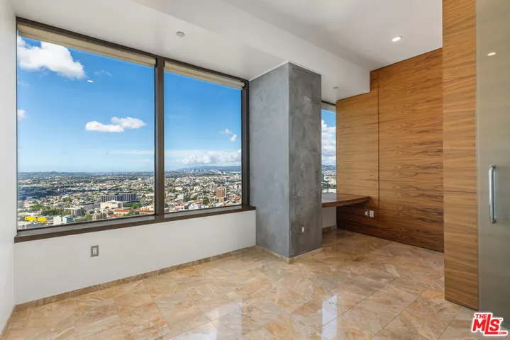 1100 Wilshire Boulevard 2911, Los Angeles, California 90017