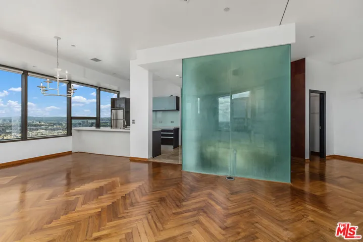 1100 Wilshire Boulevard 2911, Los Angeles, California 90017