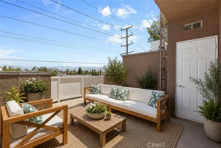 11622 Oxnard Street, North Hollywood, California 91606