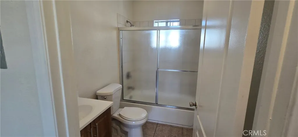 Back Unit Bathroom