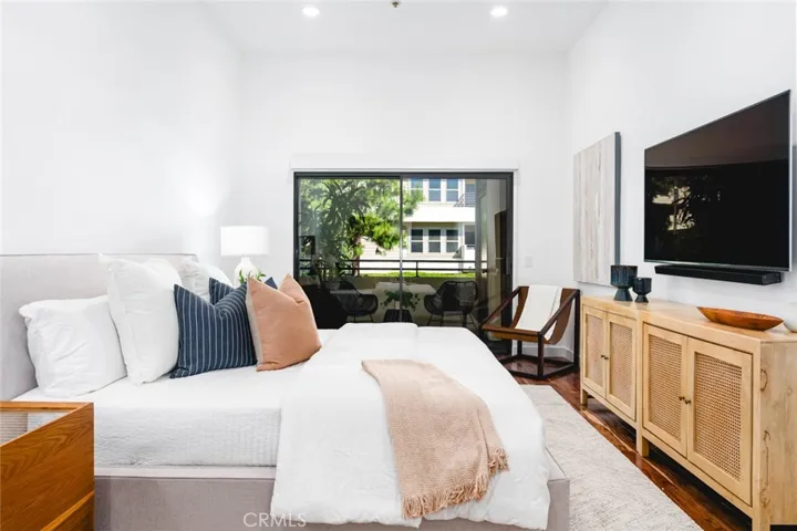 280 Cagney Lane 301, Newport Beach, California 92663