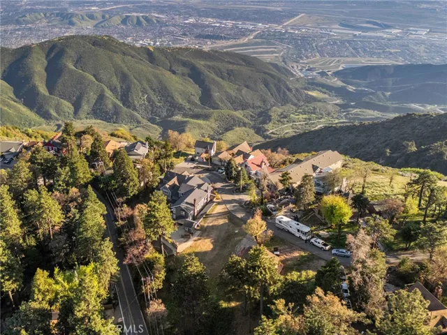 1015 Summit, Crestline, California 92325