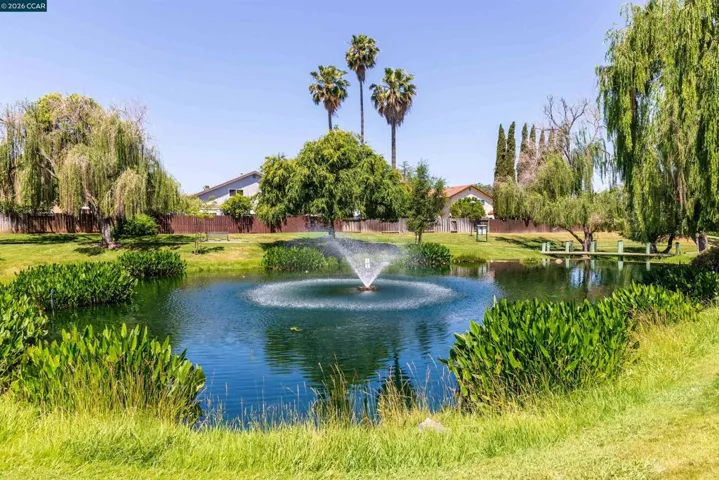 1358 Shade Oak Ln, Concord, California 94521