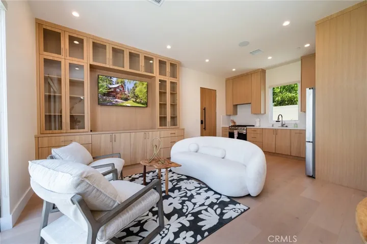 4906 Gaviota, Encino, California 91436