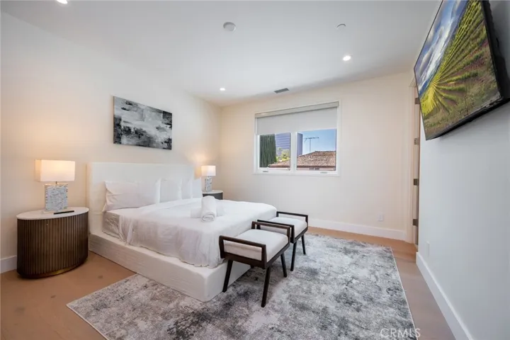 4906 Gaviota, Encino, California 91436