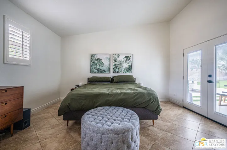primary bedroom door to pool/s