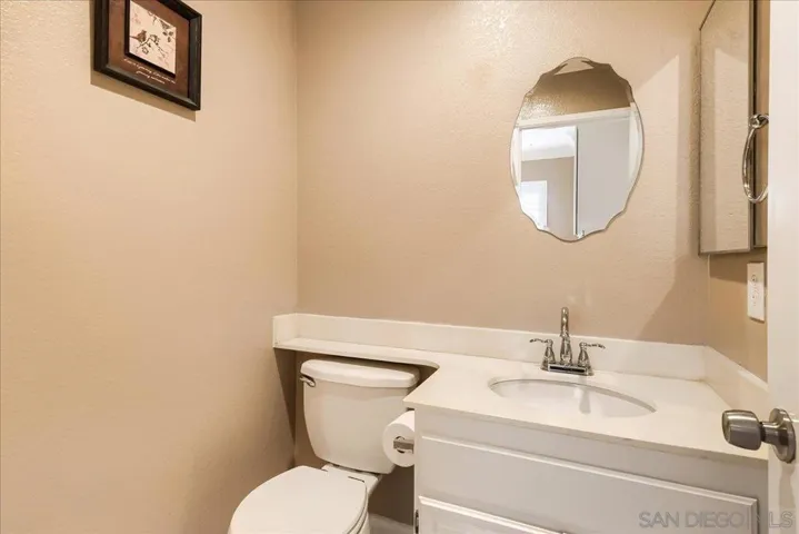 13801 Pinkard Way 8, El Cajon, California 92021