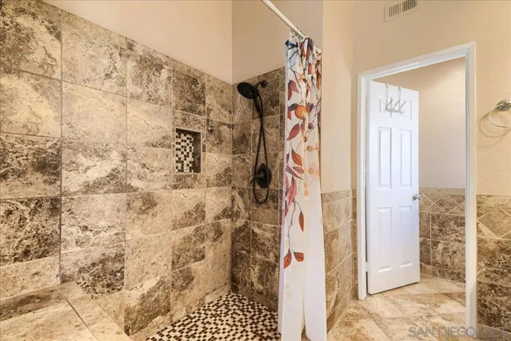 13801 Pinkard Way 8, El Cajon, California 92021