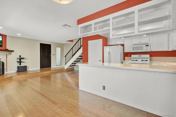 4585 51st 4, San Diego, California 92115