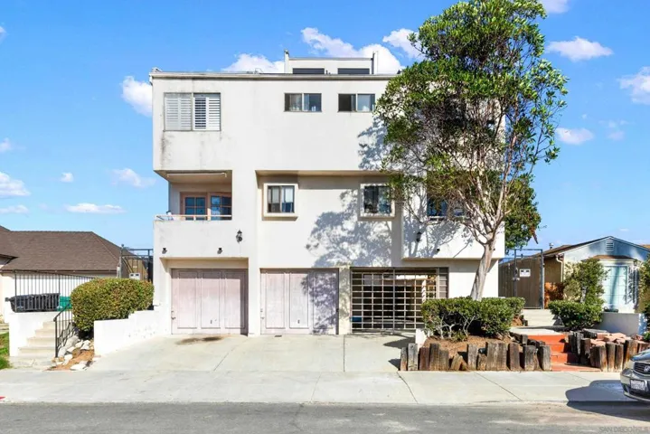 4585 51st 4, San Diego, California 92115