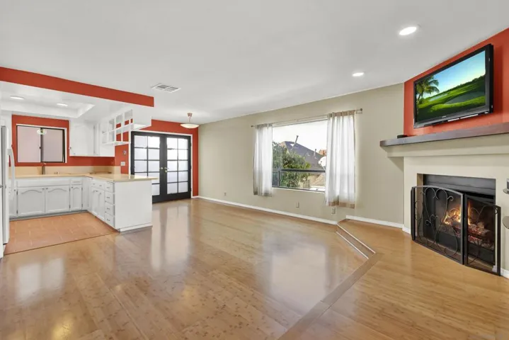 4585 51st 4, San Diego, California 92115