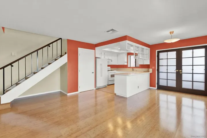 4585 51st 4, San Diego, California 92115