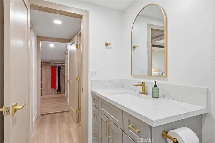 Upstairs​​‌​​​​‌​​‌‌​​‌​​​‌‌​​​‌​​‌‌​​‌‌​​‌‌​​​​ bathroom