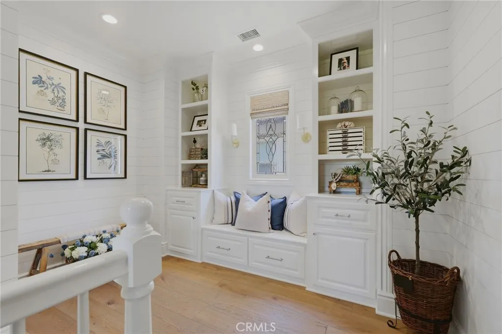 Landing with custom storage and bench