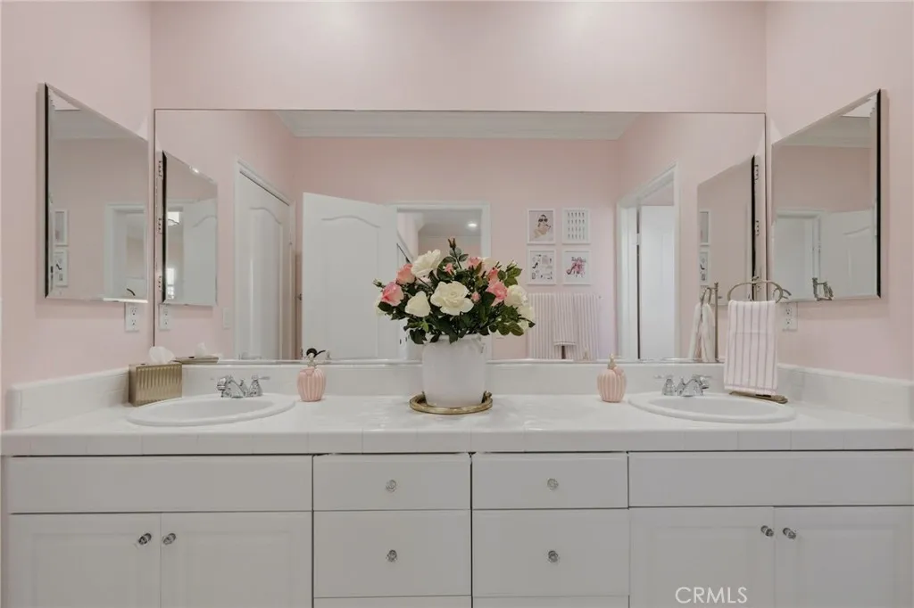 Hollywood Bathroom