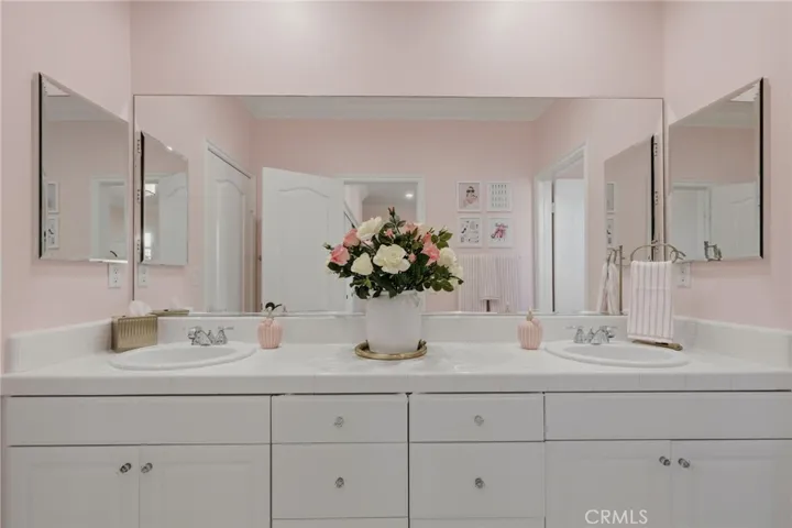 Hollywood Bathroom