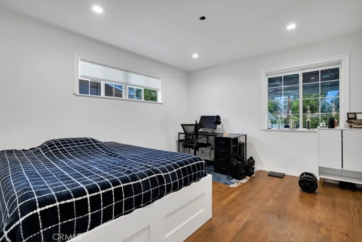 6954 Woodlake Avenue, West Hills, California 91307