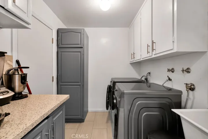 6954 Woodlake Avenue, West Hills, California 91307