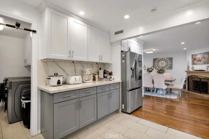 6954 Woodlake Avenue, West Hills, California 91307