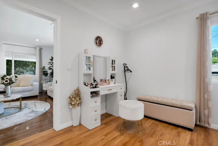 6954 Woodlake Avenue, West Hills, California 91307