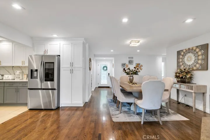 6954 Woodlake Avenue, West Hills, California 91307