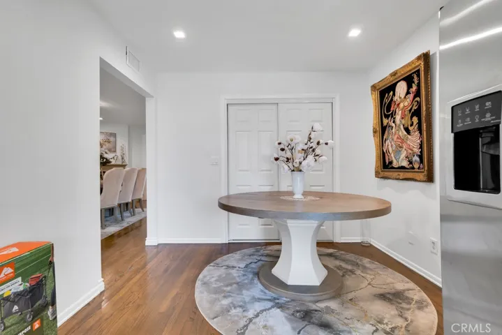 6954 Woodlake Avenue, West Hills, California 91307