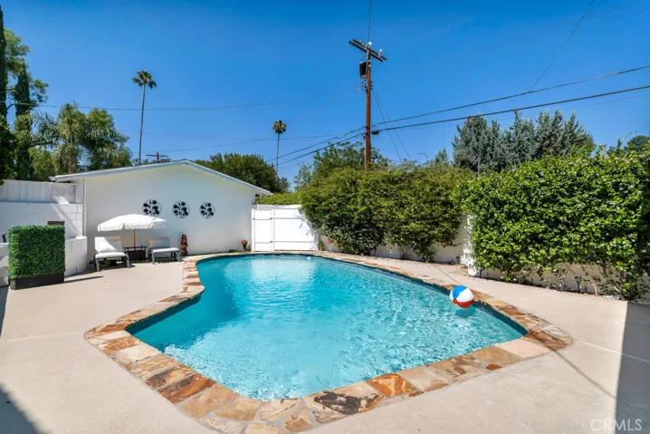 6954 Woodlake Avenue, West Hills, California 91307