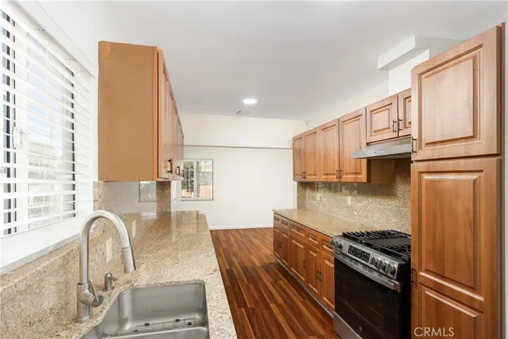 13951 Terra Bella Street, Los Angeles, California 91331