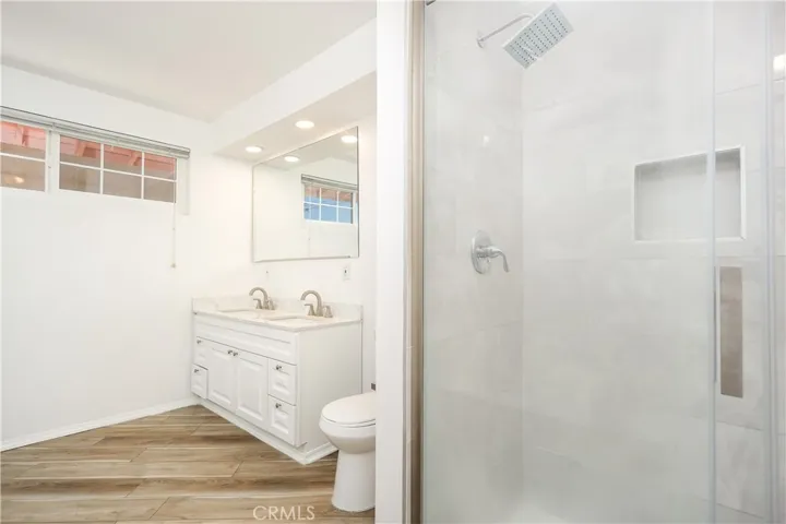 13951 Terra Bella Street, Los Angeles, California 91331