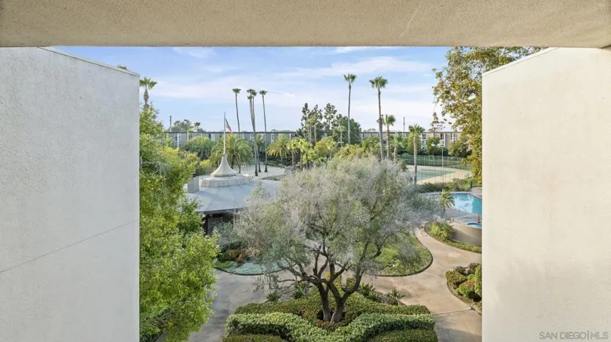 3050 Rue D’orleans 423, San Diego, California 92110