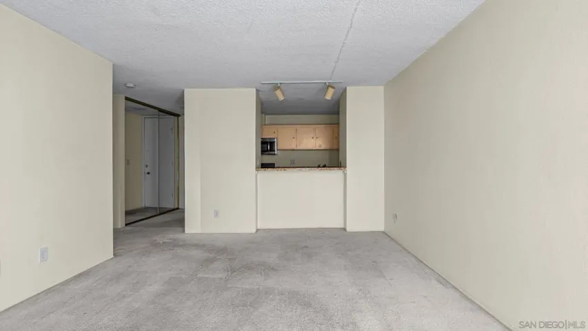 3050 Rue D’orleans 423, San Diego, California 92110