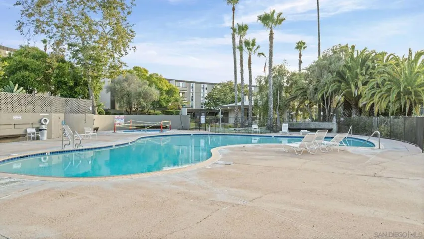 3050 Rue D’orleans 423, San Diego, California 92110